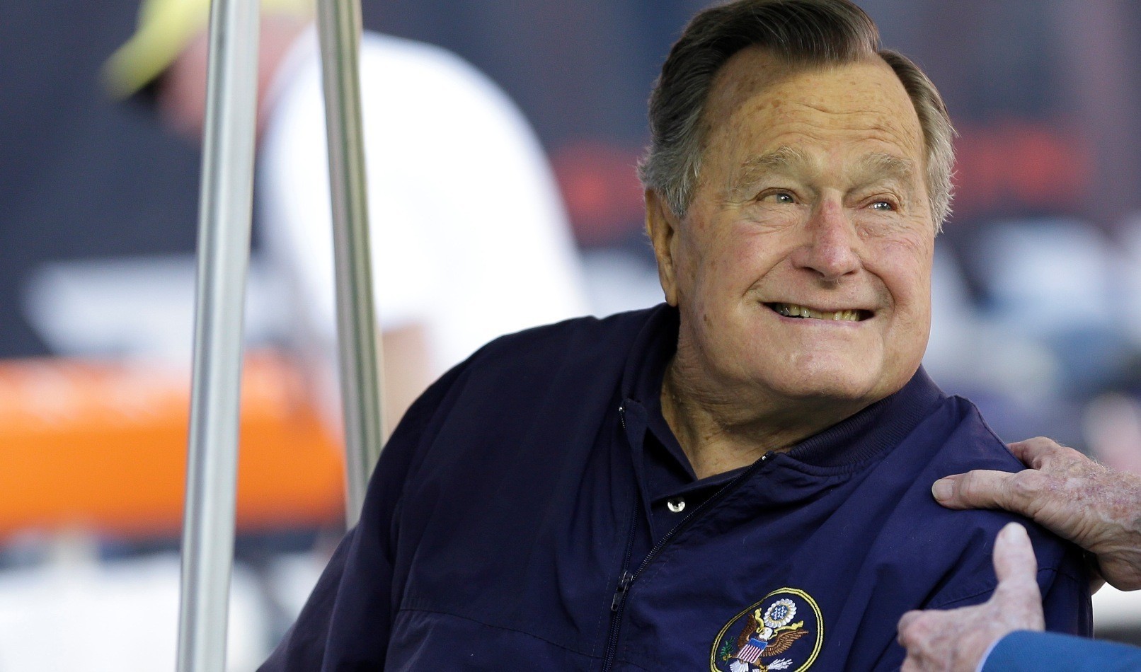 George Hw Bush 91 Falls At Maine Home Breaks Bone In Neck