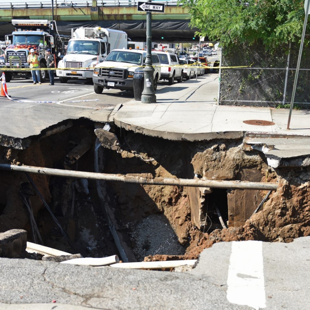 sinkhole (Large)