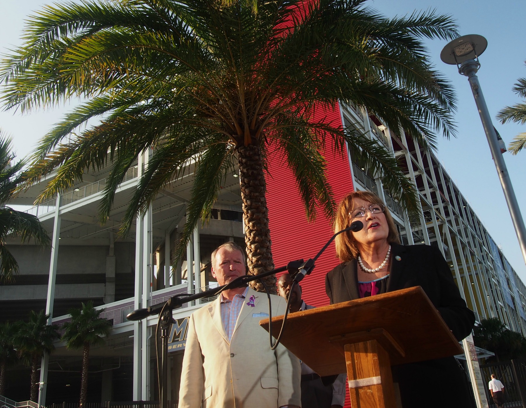 Buddy-Dyer-and-Teresa-Jacobs.jpg