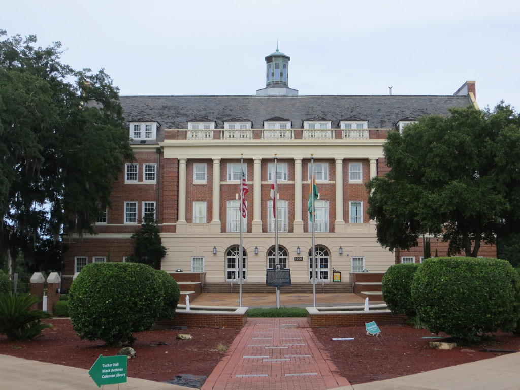 Florida A&M University official sought bribes to admit students