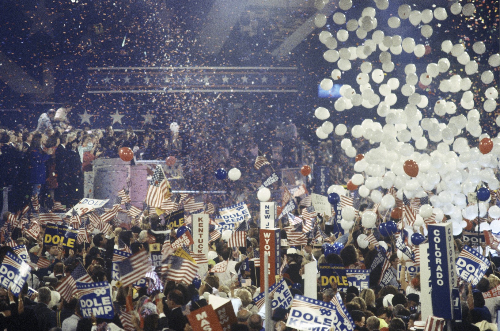 RNC balloon drop (Large)