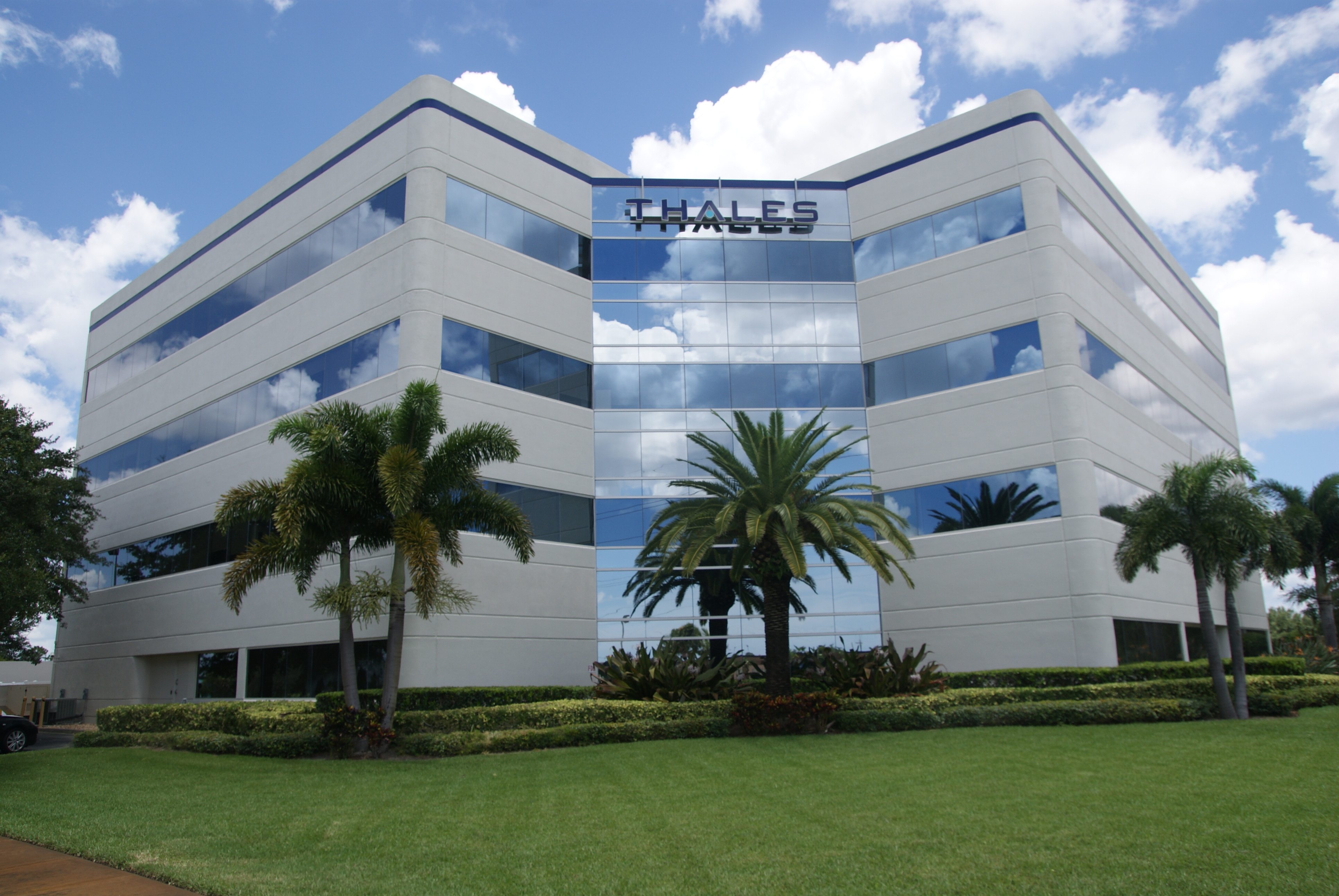 Rick Scott announces airliner entertainment company's expansion, 500 jobs