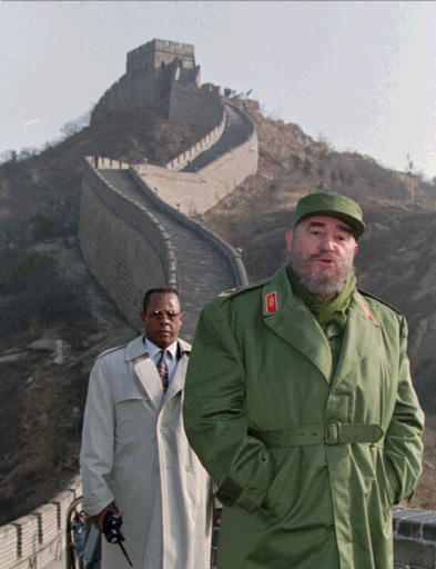 castro-fidel-wall-of-china.jpg