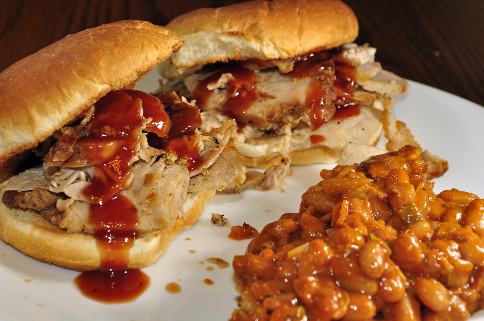 Barbecue_pork_sandwiches