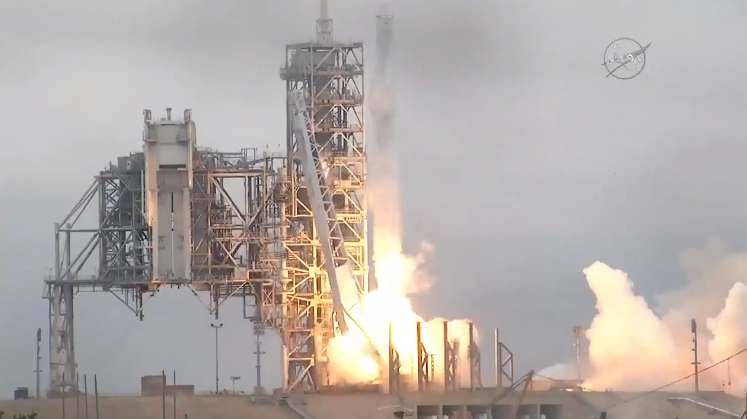 Falcon 9 on KSC Launch Complex 39A