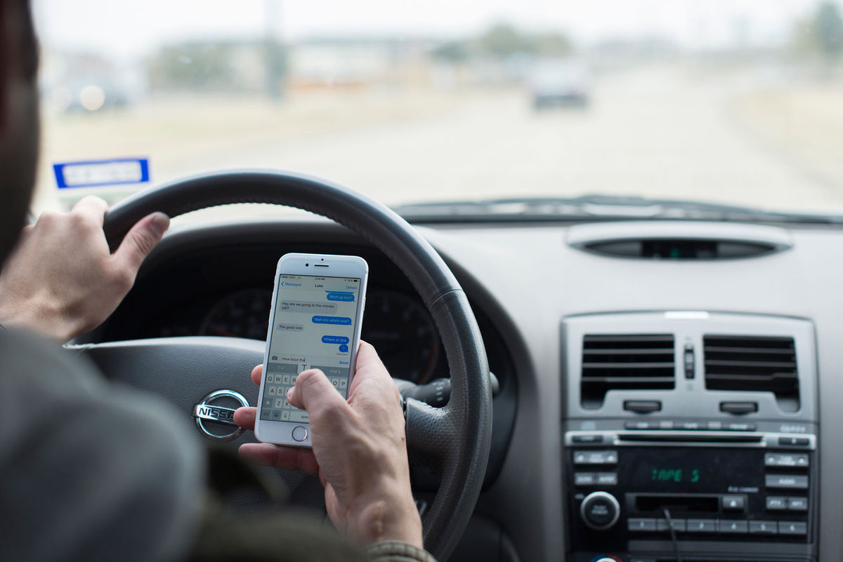 texting-driving.jpg