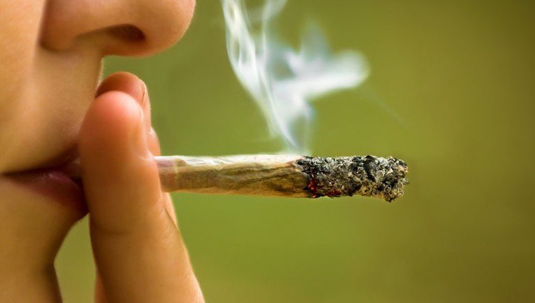 cannabis_smoking-759x430.jpg