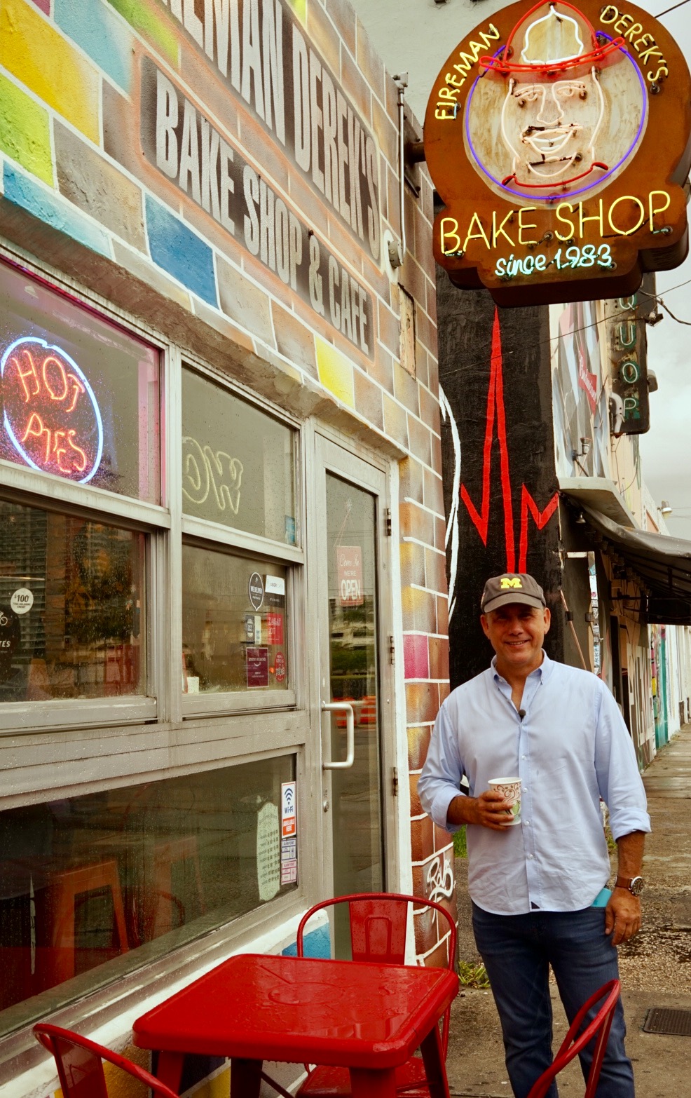 Philip Levine visits Fireman Derek's Key Lime Pie Bake Shop
