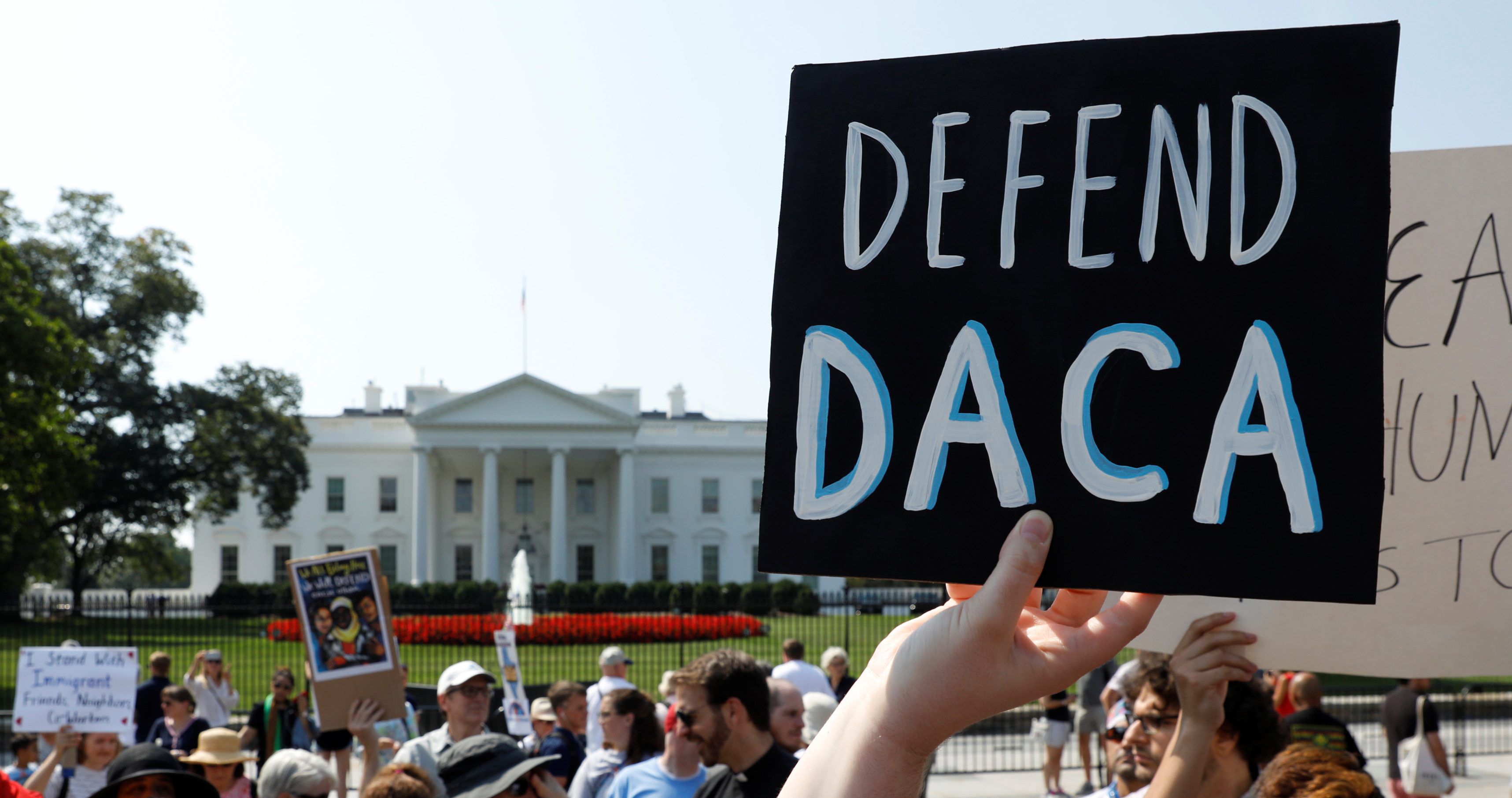 daca-wh-protest-e1504633401213.jpg