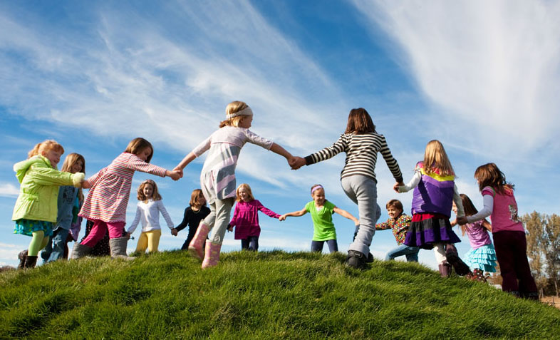 kids-playing-cropped