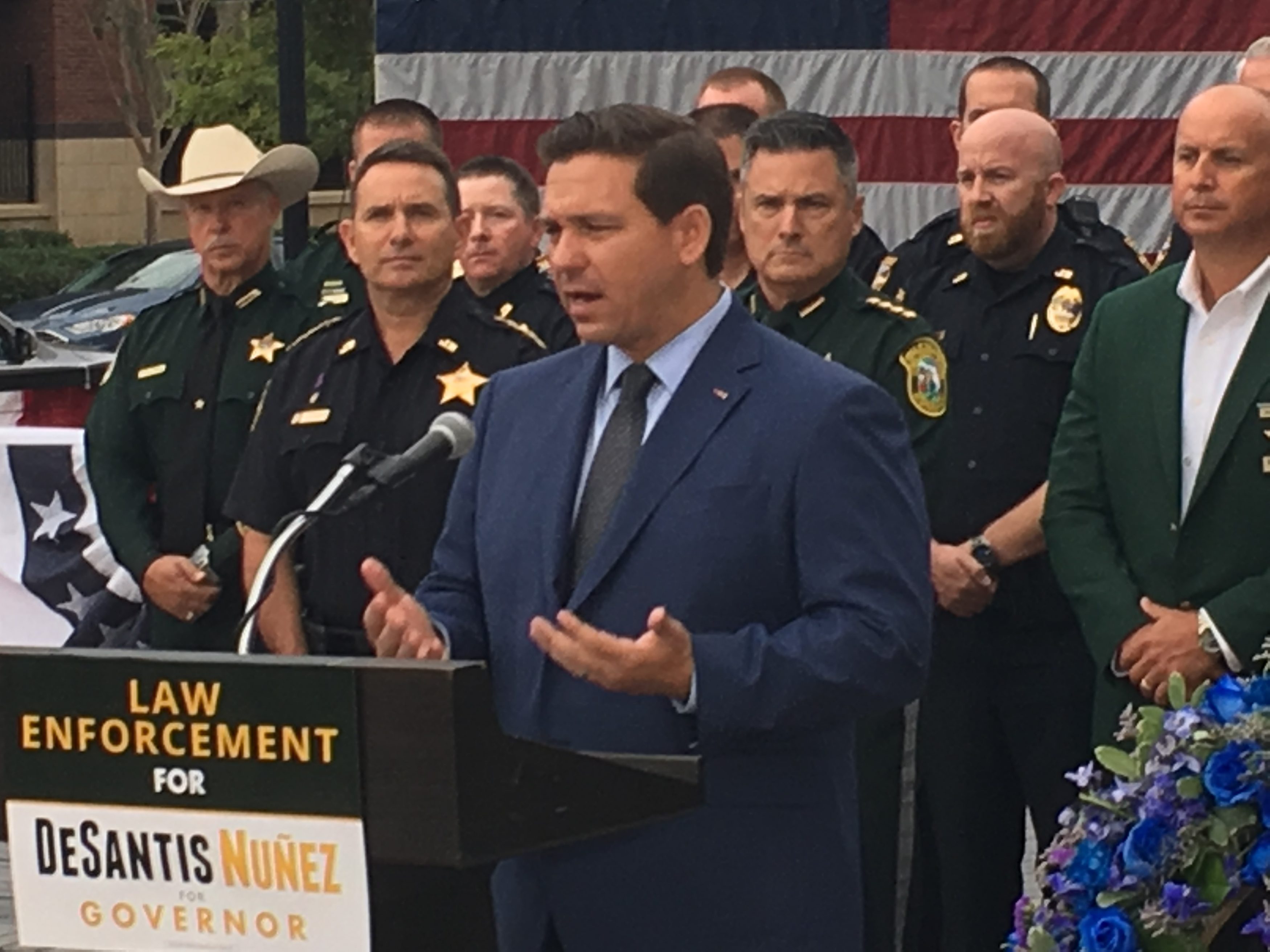 Ron-DeSantis-cops-3500x2625.jpg