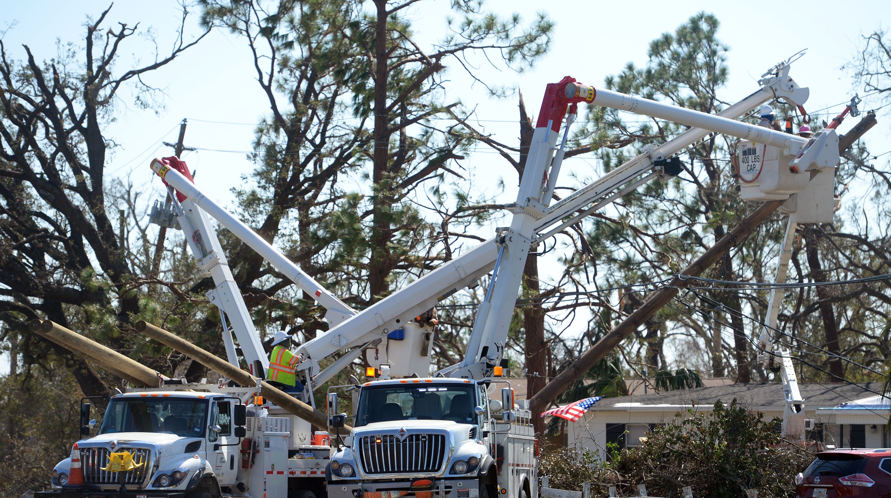 hurricane Michael line man