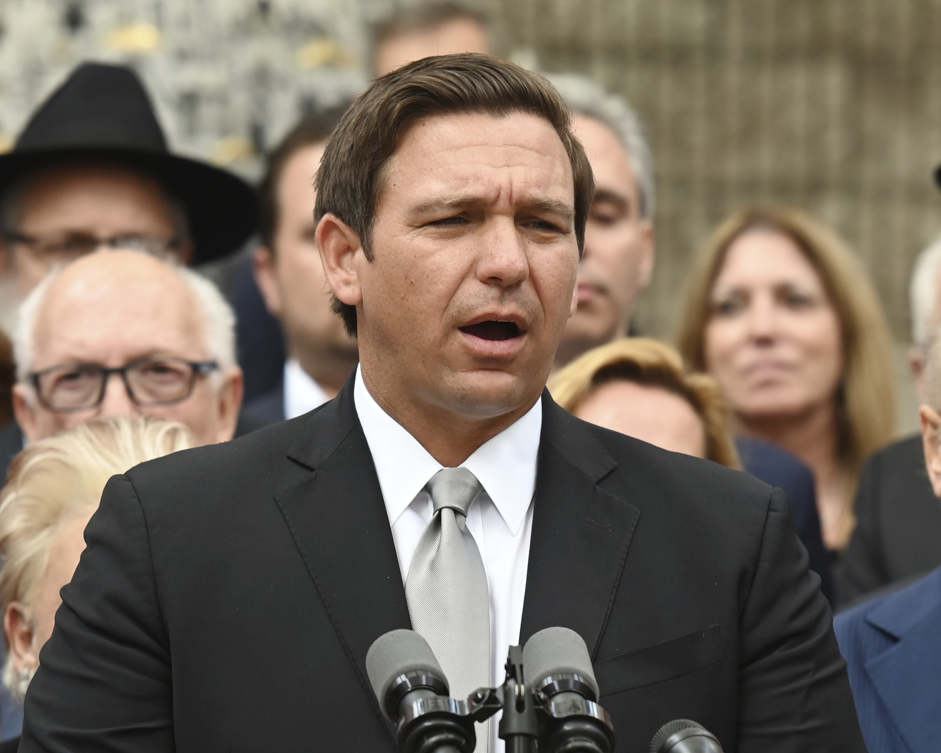 deSantis-1.jpg