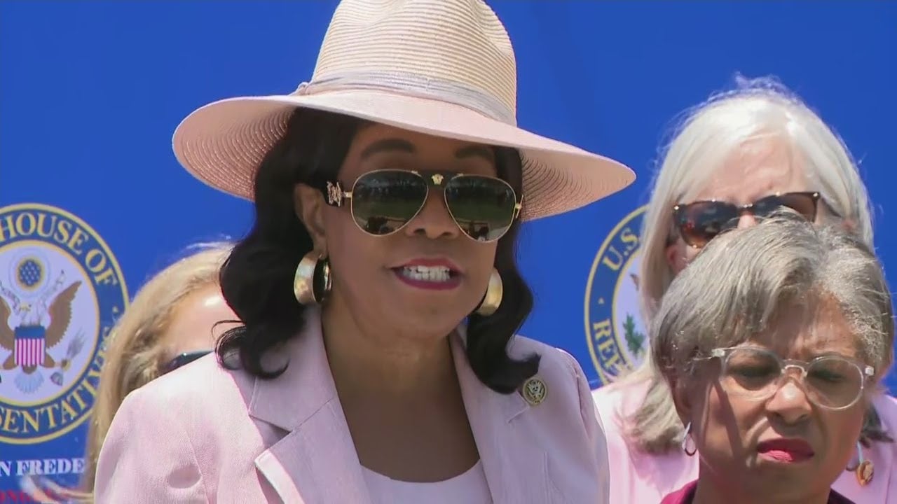 Frederica-Wilson-Speaks-Outside-Homestead-Migrant-Facility-Ahead-Of-Inspect.jpg