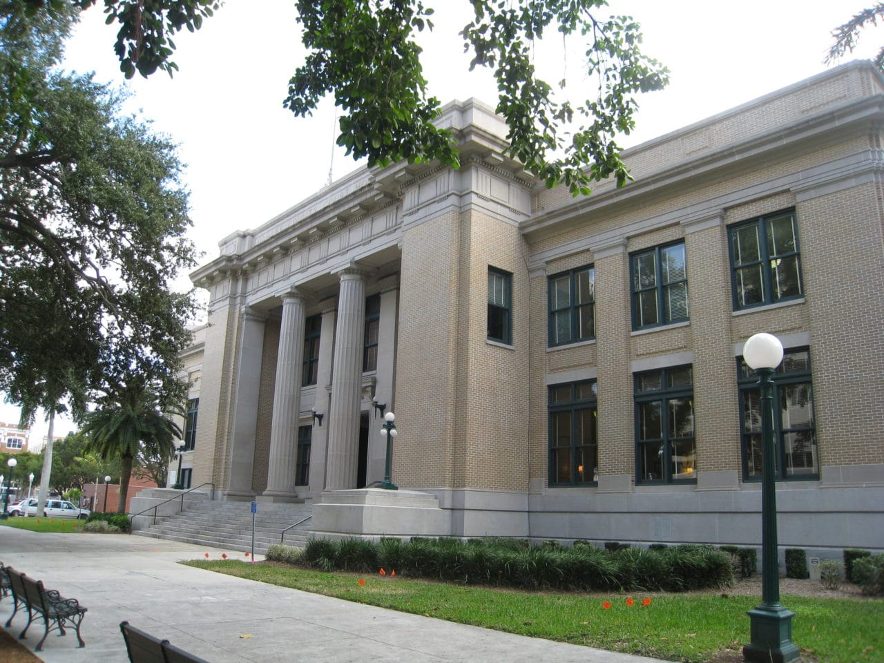 Old Lee County Courthouse