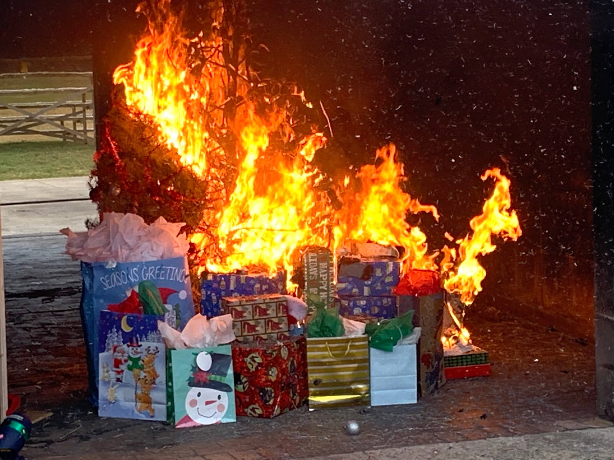 X-mas-tree-fire.jpg