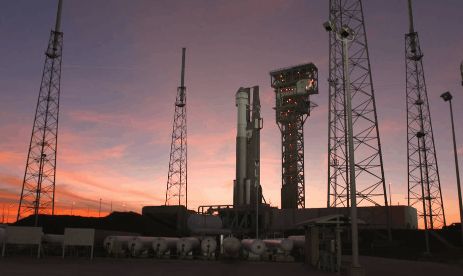 Boeing Starilner capsule atop ULA Atlas V rocket