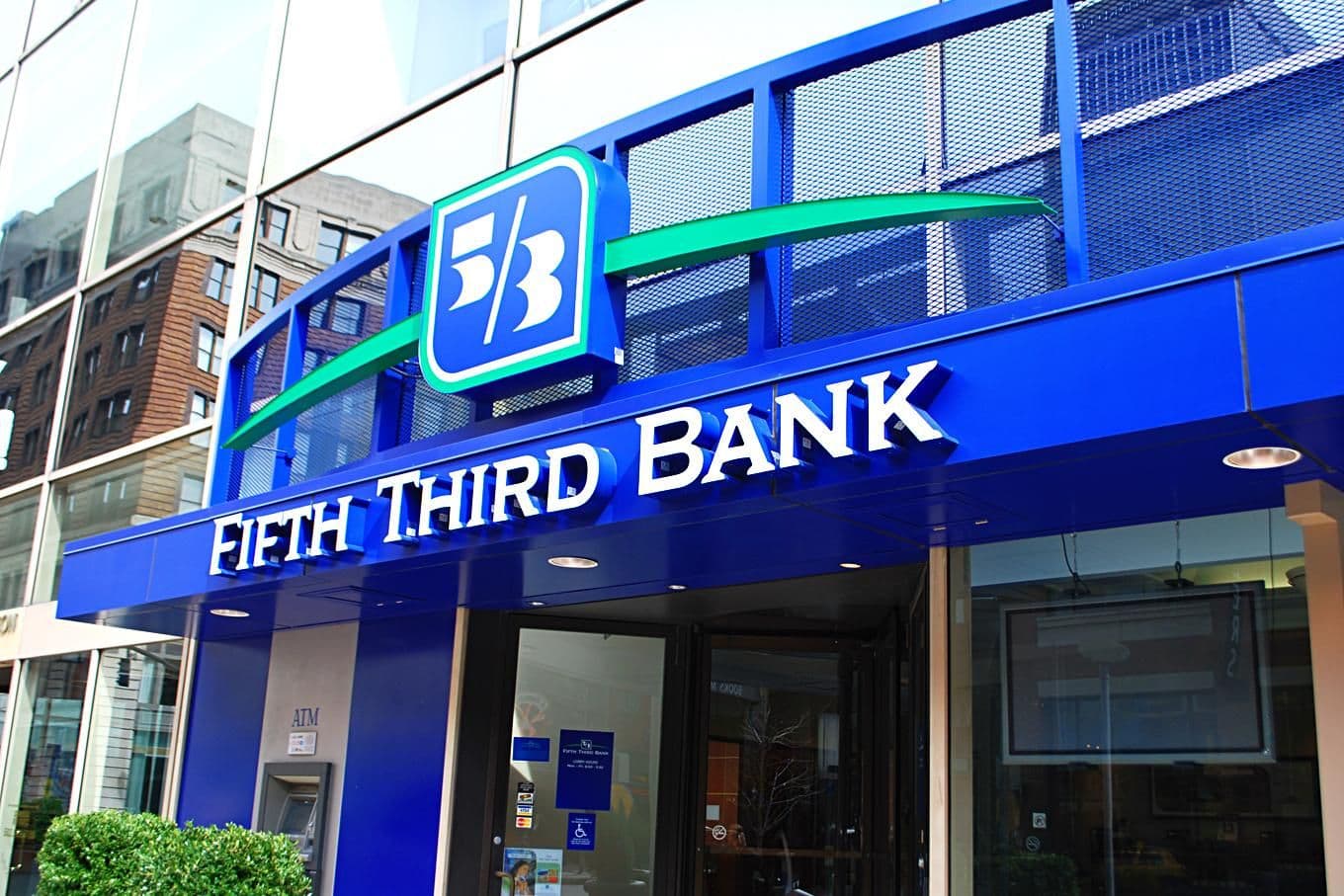 Fifth Third Bank resumes scholarship donations