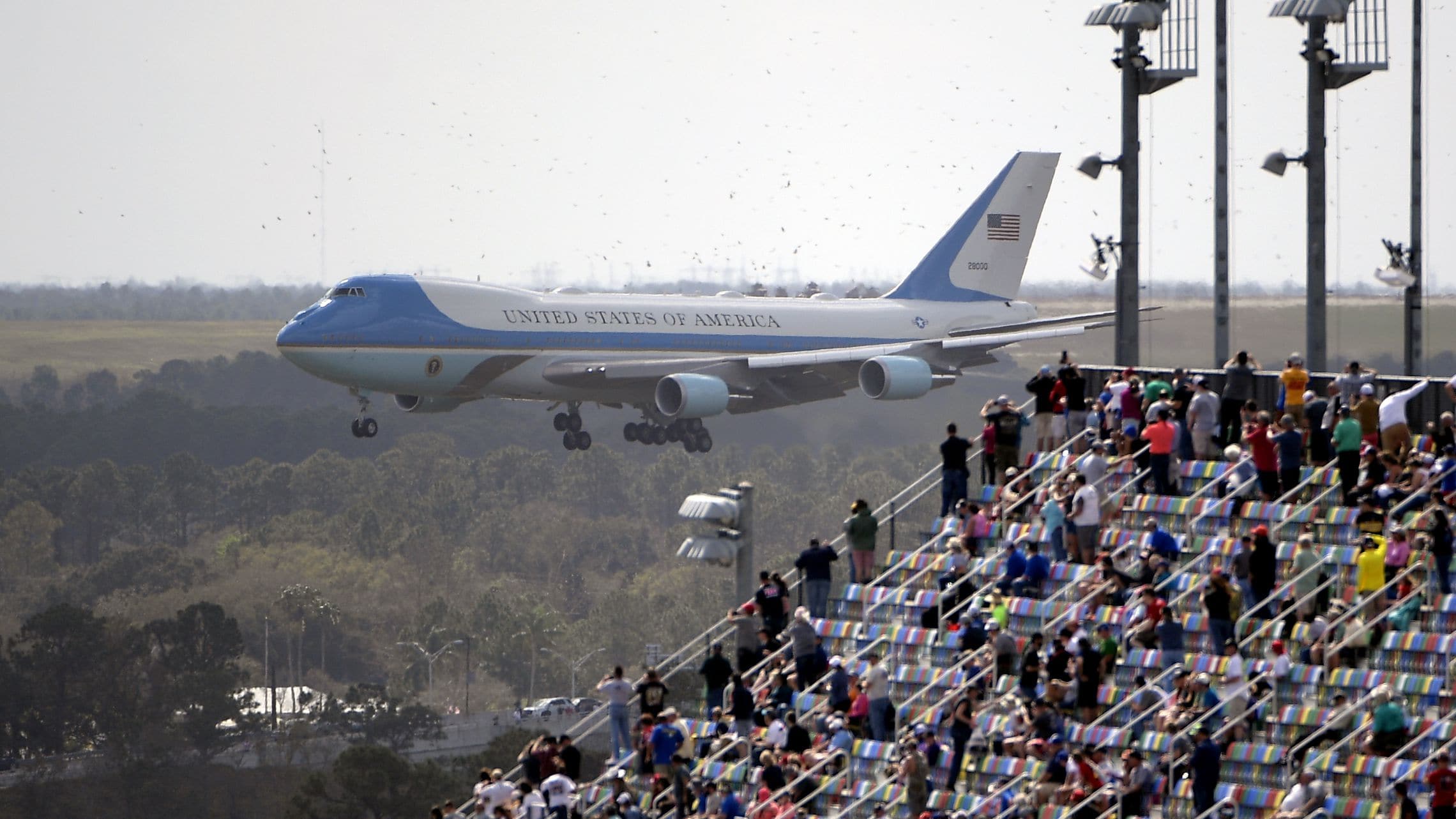 trump, donald - air force one at daytona