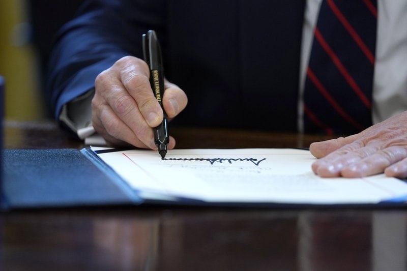 Trump sign
