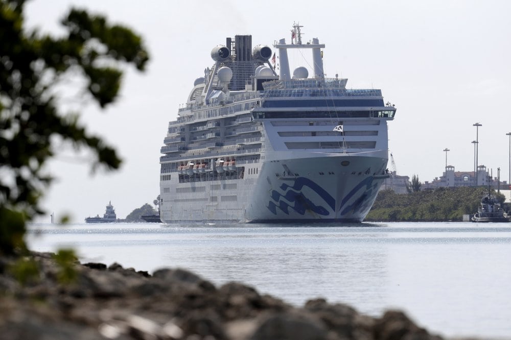 Cruise-Ship-Coral-Princess-AP.jpeg