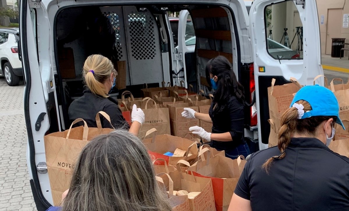 Meals_being_unloaded_from_van_at_Jackson_Memorial-5.6.20.jpg