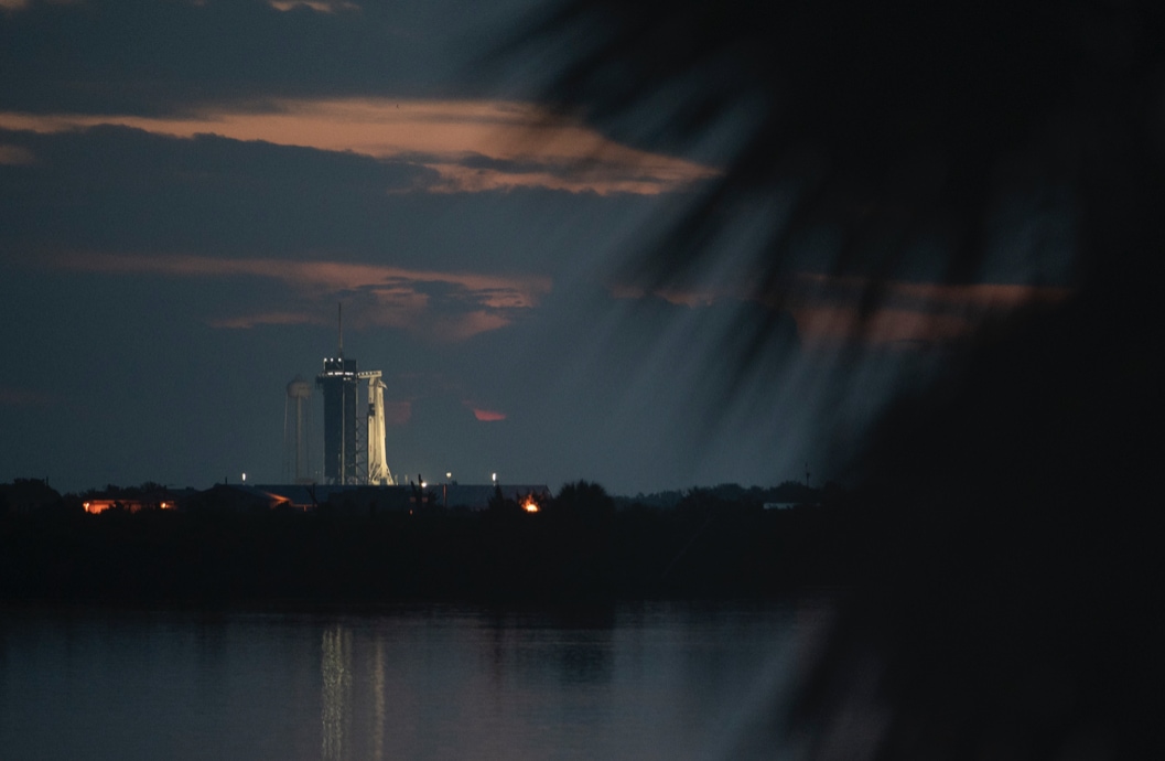 SpaceX-Falcon-9-rocket-on-pad.jpg