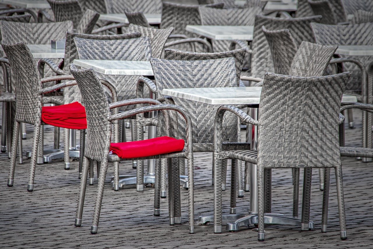 chairs-4033042_1280.jpg