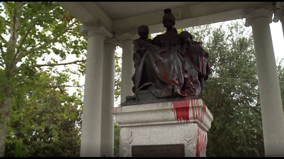 Confederate-Statue.jpg