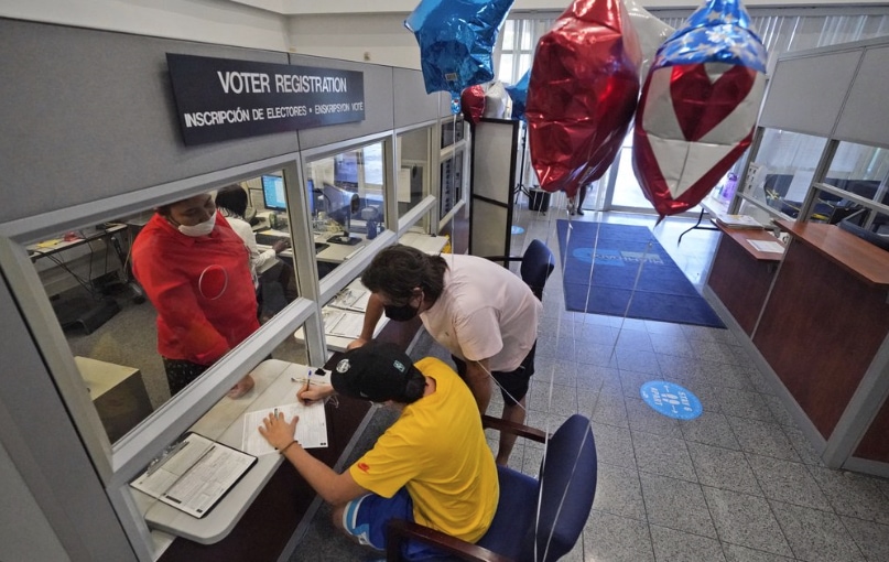 Voter Registration in Doral.