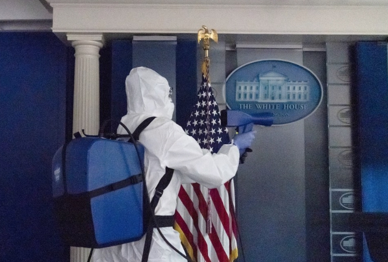 White-House-briefing-room-cleaner.jpg