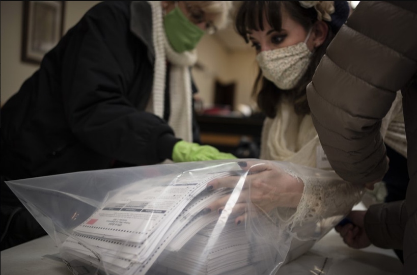 Wisconsin-poll-workers.jpg