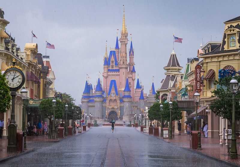 rain-main-street-sarah-magic-kingdom-annual-passholder-preview-disney-world-116