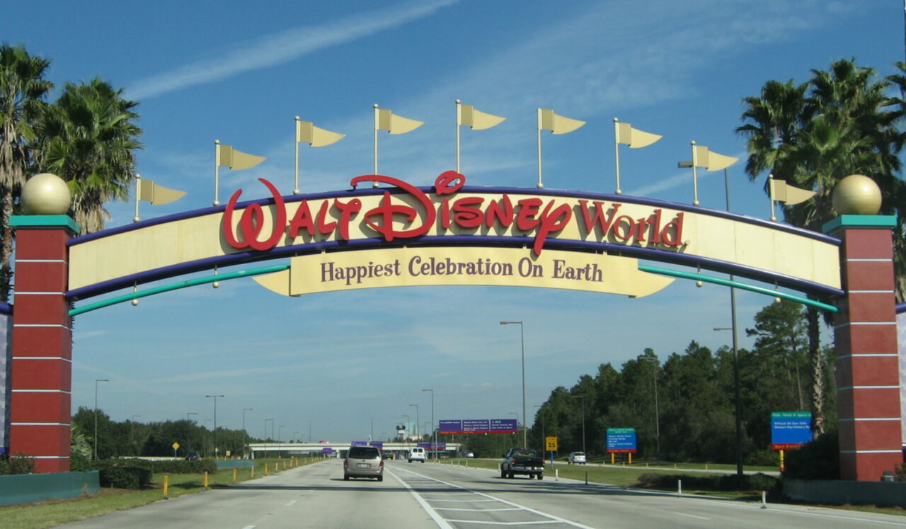 Disney_World_-_Entrance_sign_-_by_inkiboo-1280x747.jpg