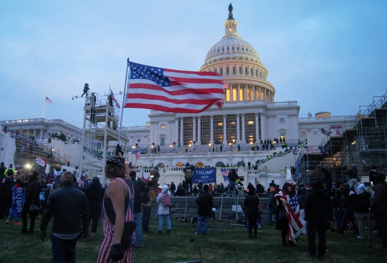 2021_storming_of_the_United_States_Capitol_09_(cropped)