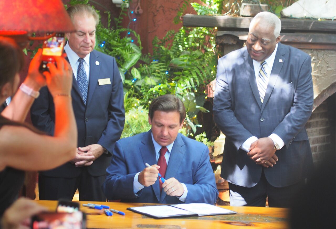 Ron-DeSantis-in-New-Smyrna-Beach-5-1280x873.jpg