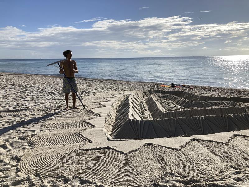 surfside - sand sculpture