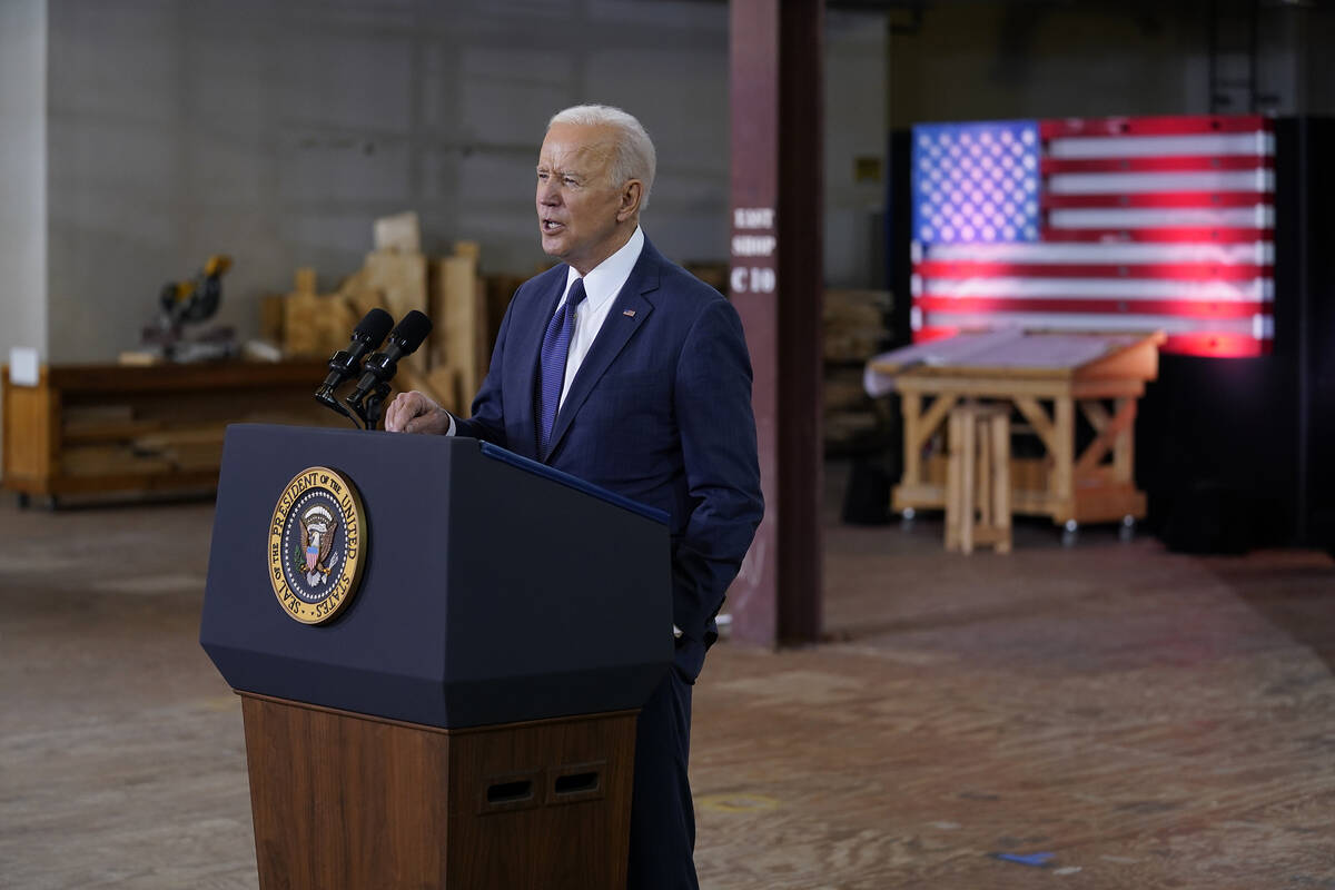 15740425_web1_web_Biden-more10.jpg