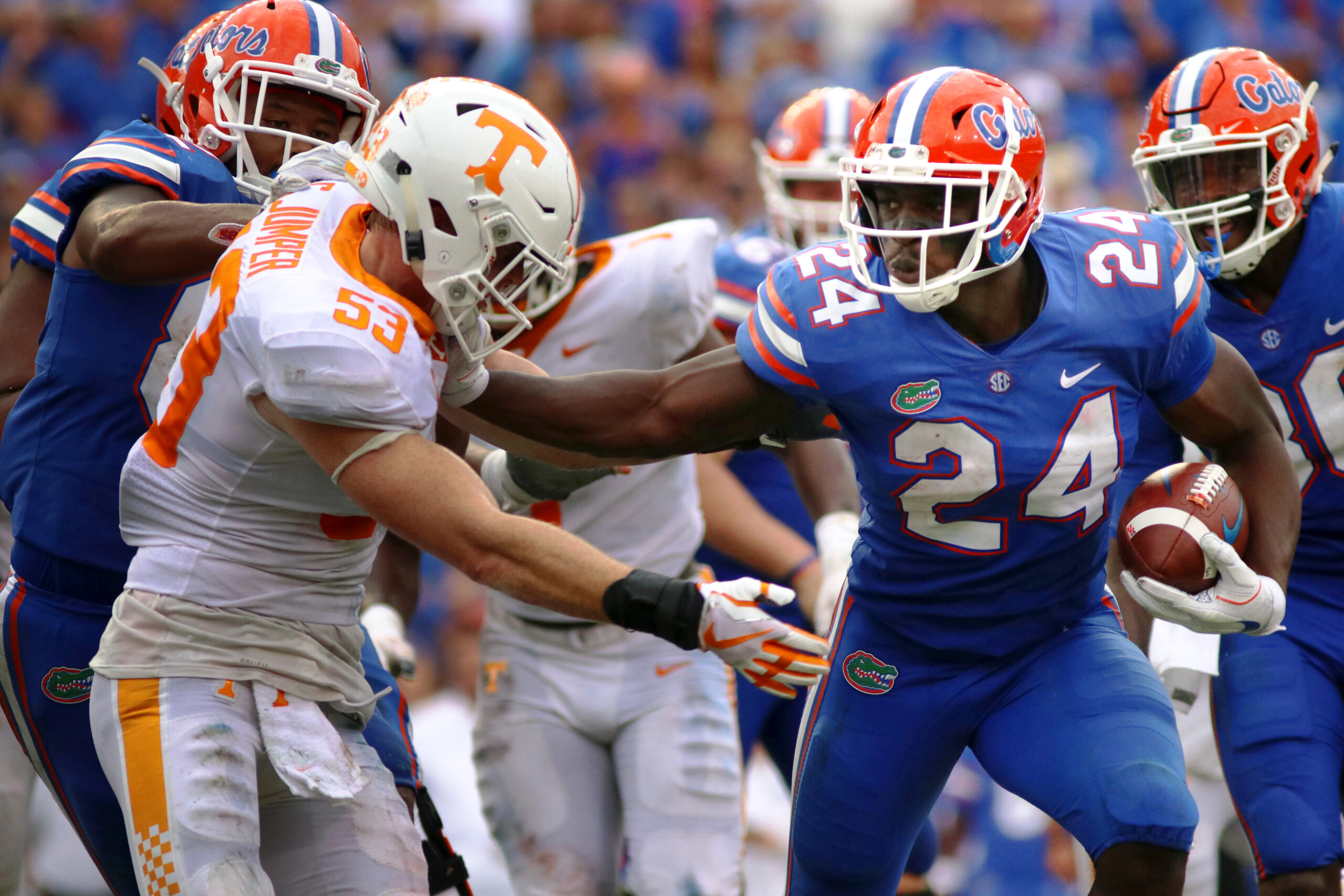 New Group Emerges To Pay Uf Athletes; Gator Collective Dissolves After 