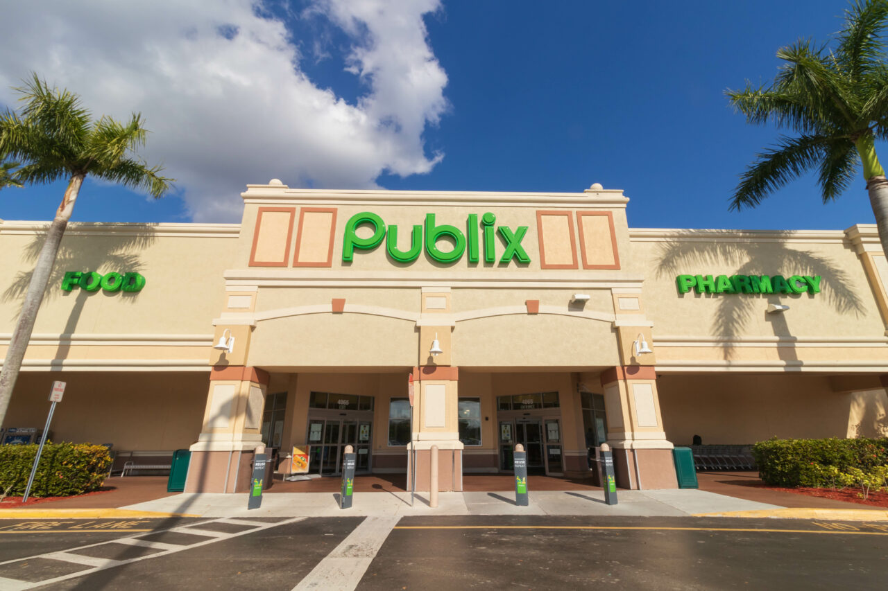 More Publix locations to close as Hurricane Ian approaches how many locations does publix have