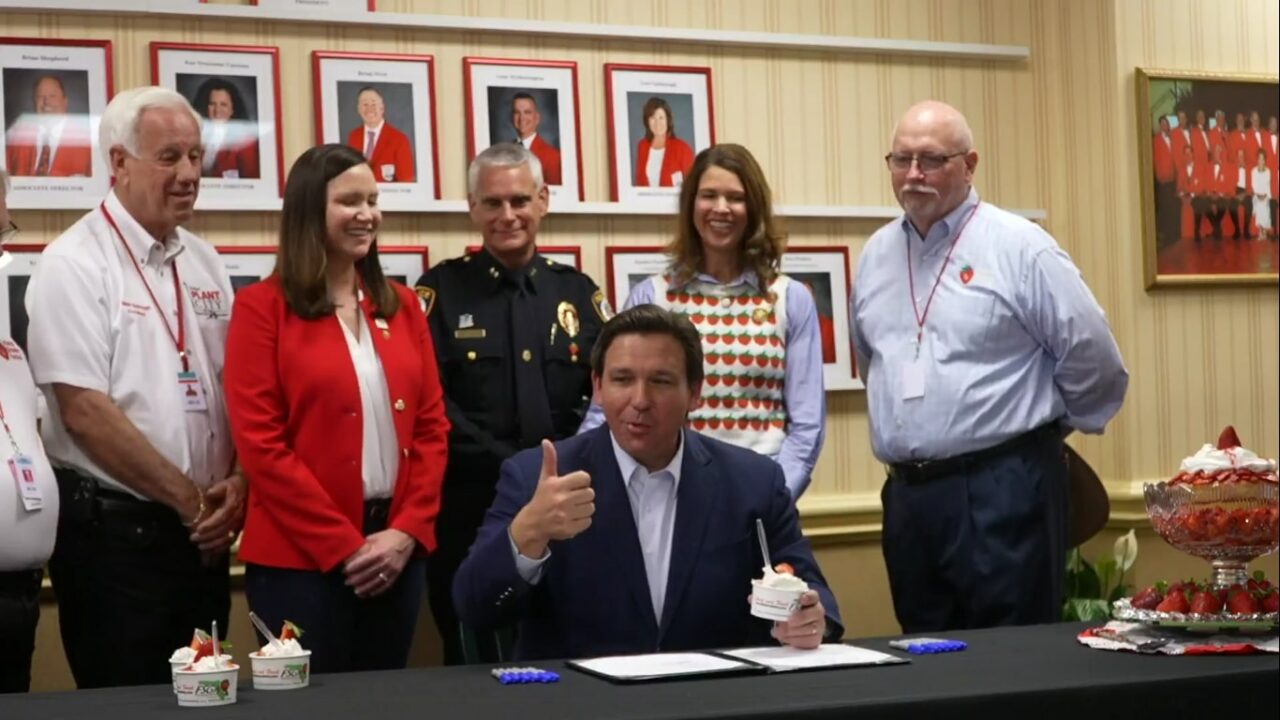 Ron DeSantis strawberry shortcake