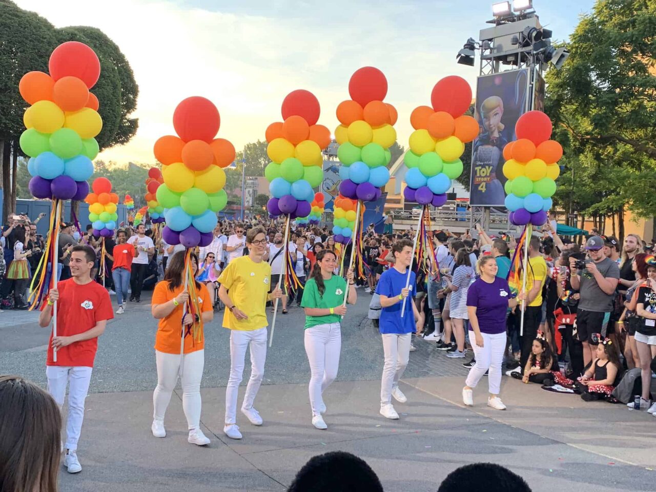 disneyland-paris-gay-pride