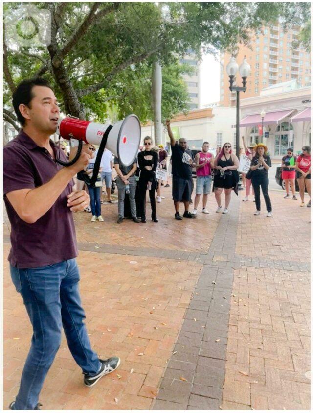 220424 Ken Russell at rally in Sarasota