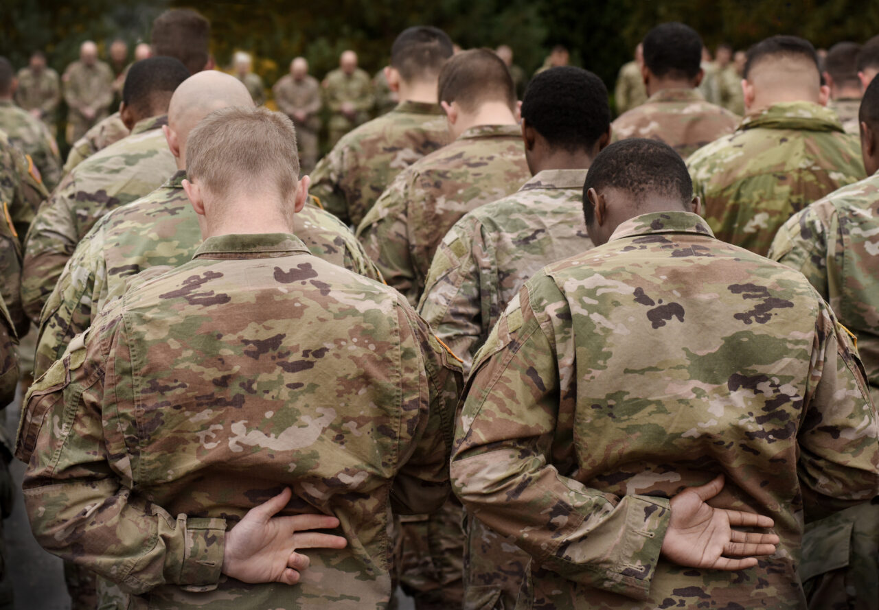US soldiers. US army. US soldiers pray. Military of USA. Memoria