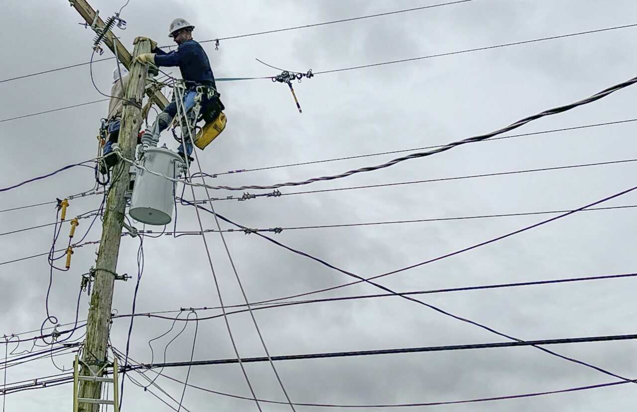 FPL lineworker