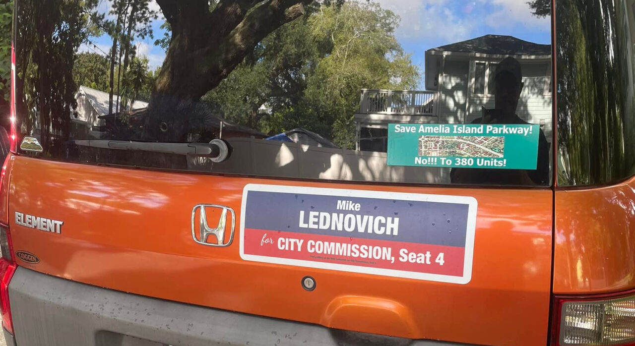 lednovich fernandina magnet sign