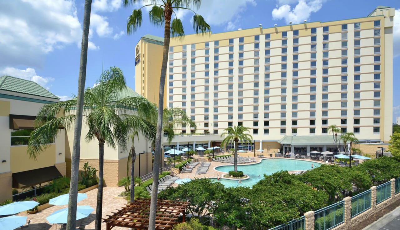 2022-rosen-plaza-orlando-pool