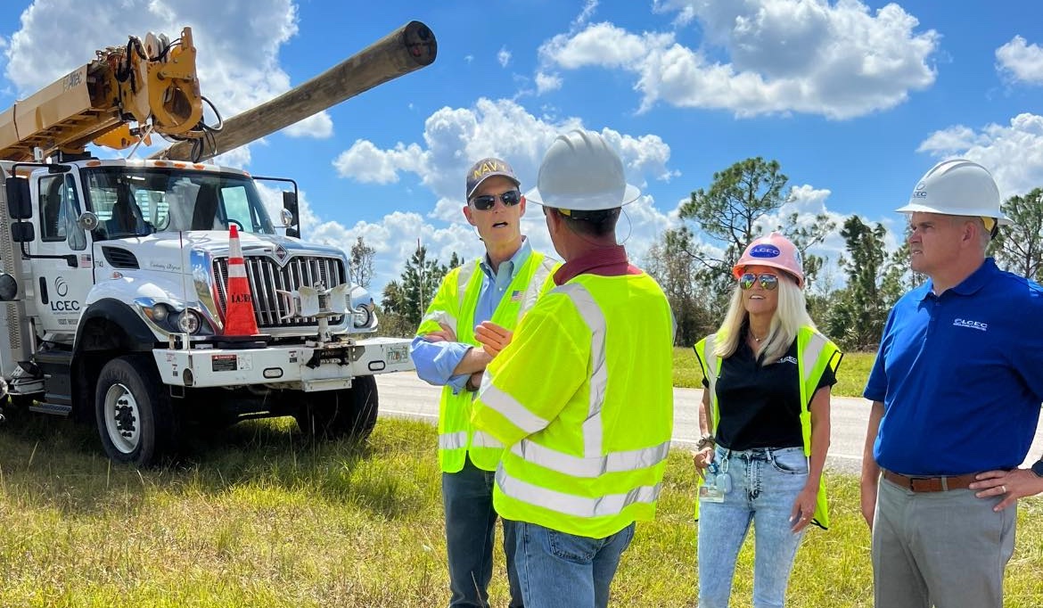 Rick-Scott-with-LCEC-workers.jpg