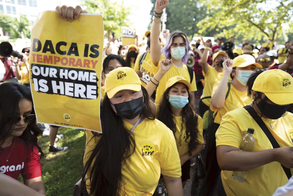 daca protest ap