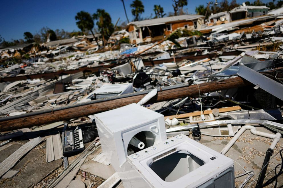 fort-myers-beach-damage-03-ap-jef-221005_1664987875899_hpEmbed_3x2_992